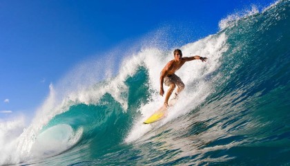 格斗巨星巅峰对决，拳坛新王诞生，传奇之夜震撼全球