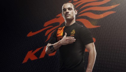 王者归来！卫冕冠军强势登顶，缔造历史新篇章