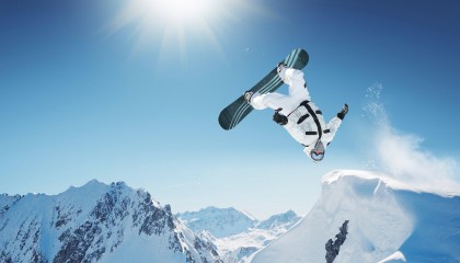 UFC 300震撼落幕，新旧王者交替引爆全球格斗热潮