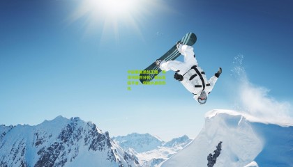 中超联赛激战正酣，海港领跑积分榜，泰山紧追不舍，保级大战白热化