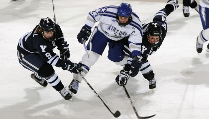 师徒重逢赛场见温情 阿的江率队取胜仍赞大郅与八一精神