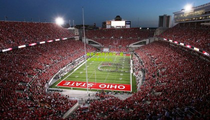 体育公益携手同行，爱心传递温暖人心